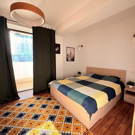 Cozy Apartment With Self Check-In Near Promenada Mall And Verdi Park Bucarest Esterno foto