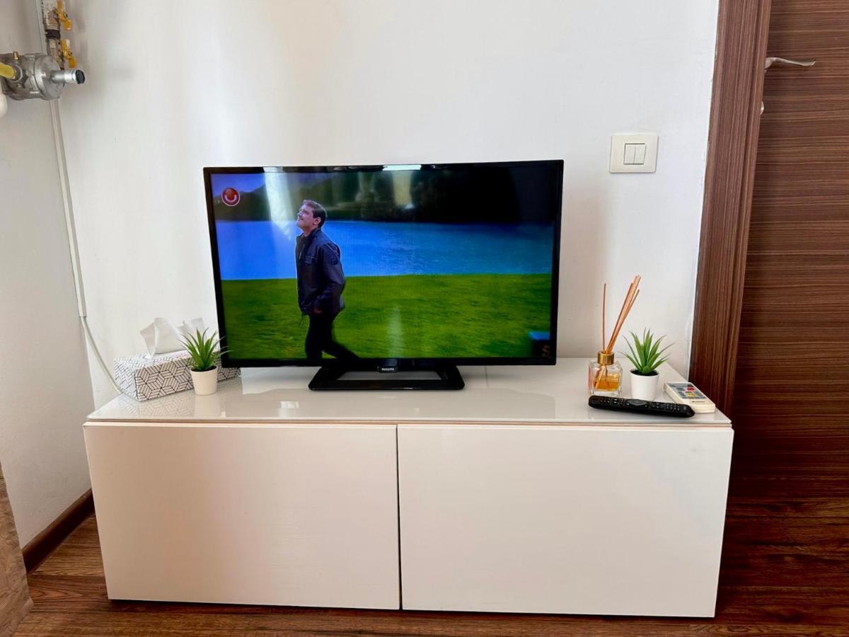 Cozy Apartment With Self Check-In Near Promenada Mall And Verdi Park Bucarest Esterno foto