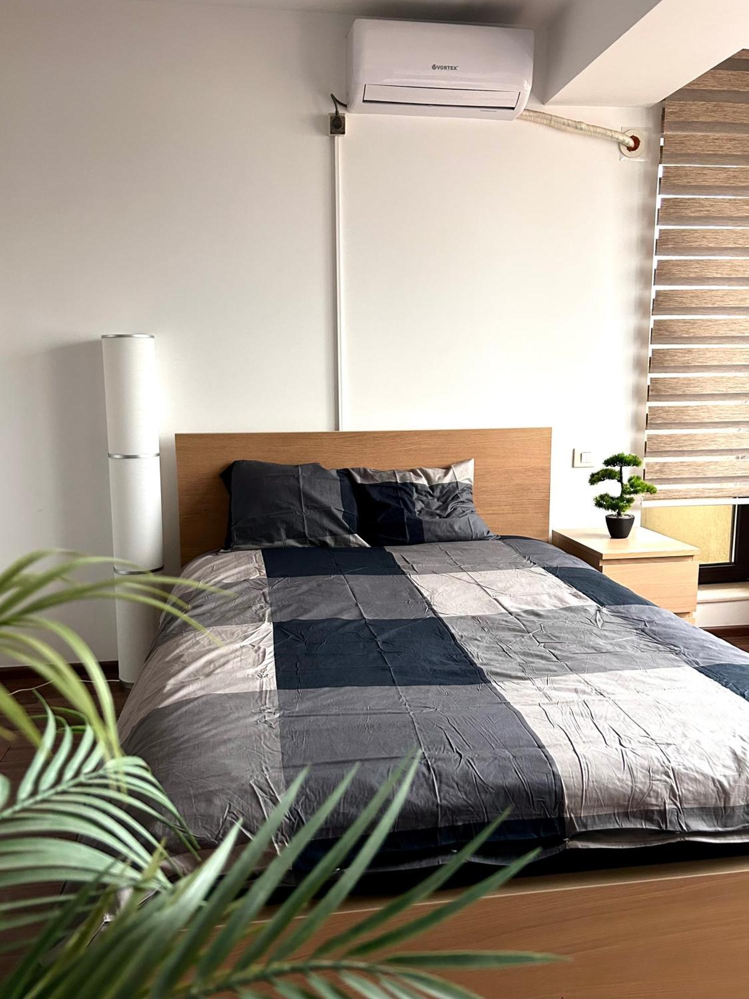 Cozy Apartment With Self Check-In Near Promenada Mall And Verdi Park Bucarest Esterno foto