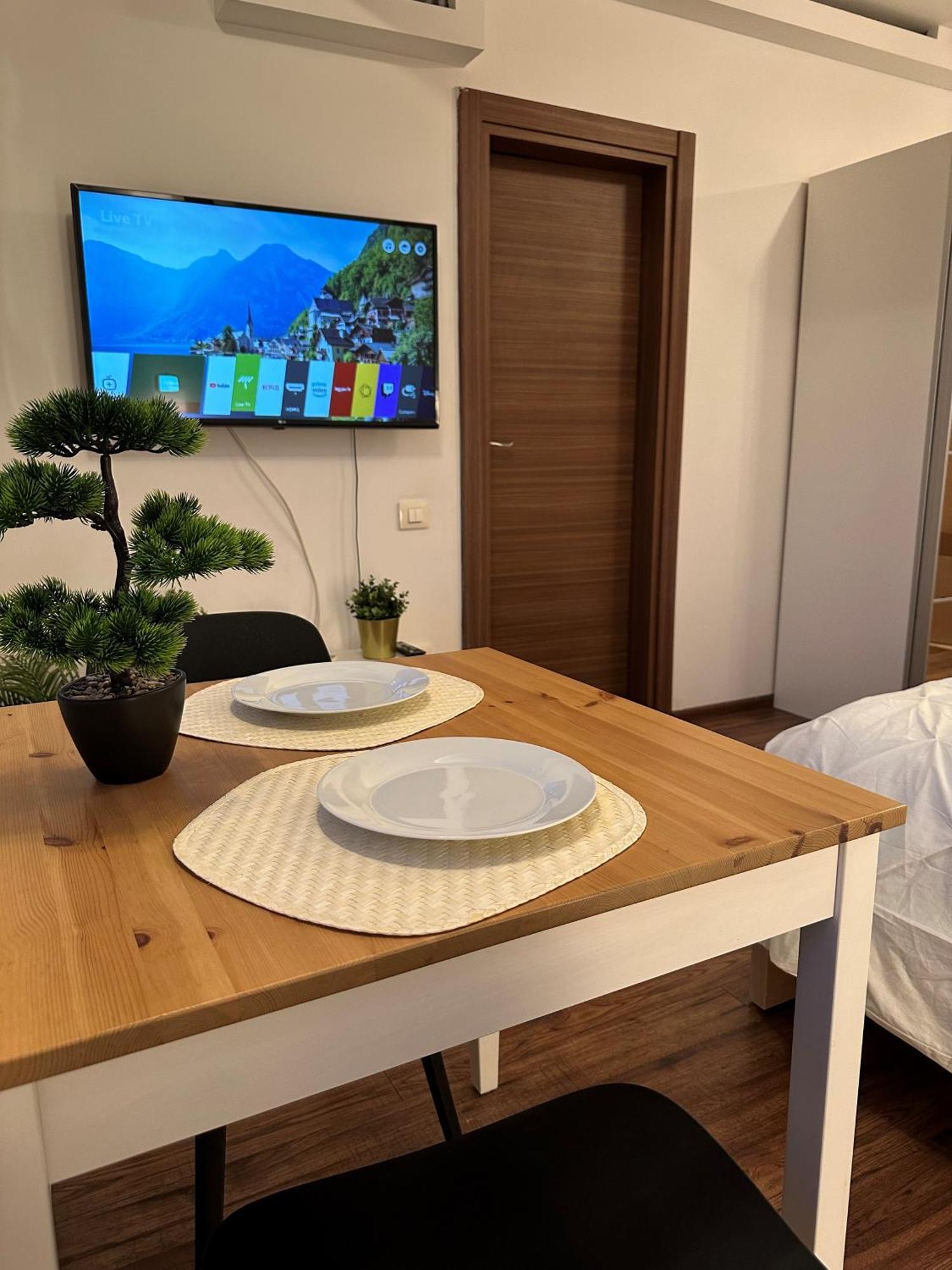 Cozy Apartment With Self Check-In Near Promenada Mall And Verdi Park Bucarest Esterno foto