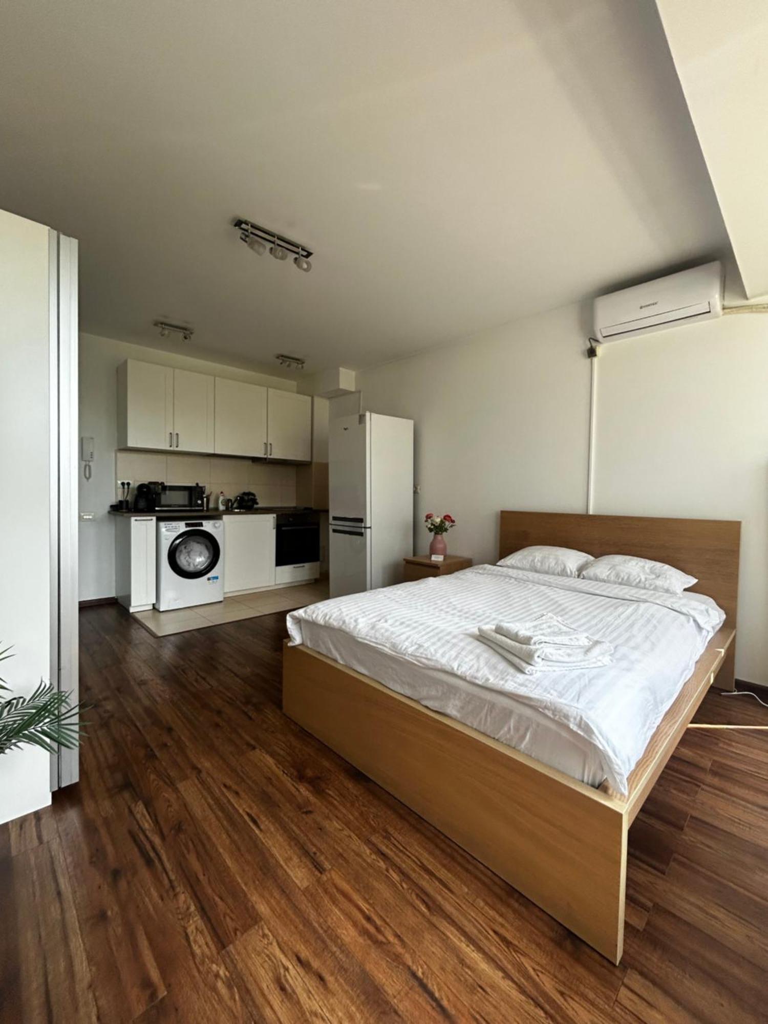 Cozy Apartment With Self Check-In Near Promenada Mall And Verdi Park Bucarest Esterno foto