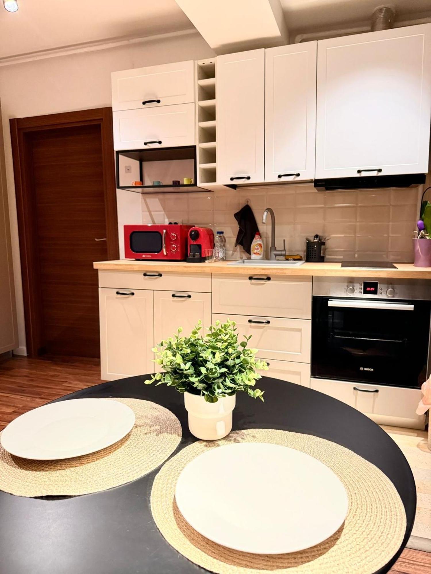 Cozy Apartment With Self Check-In Near Promenada Mall And Verdi Park Bucarest Esterno foto