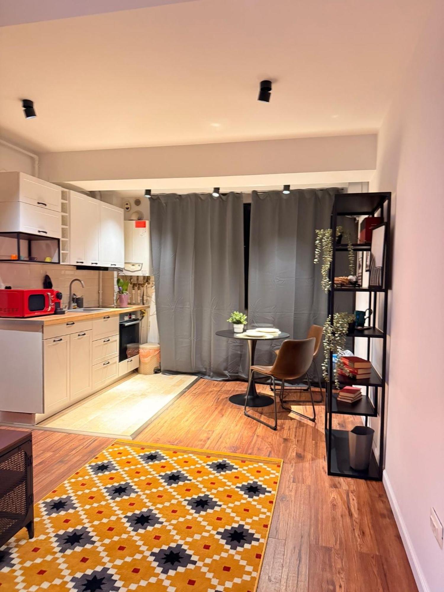 Cozy Apartment With Self Check-In Near Promenada Mall And Verdi Park Bucarest Esterno foto